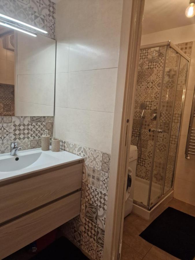 Apartament Regina Milano In Porta Romana 2 - Sky Tv, Wifi E Breakfast Box Zewnętrze zdjęcie