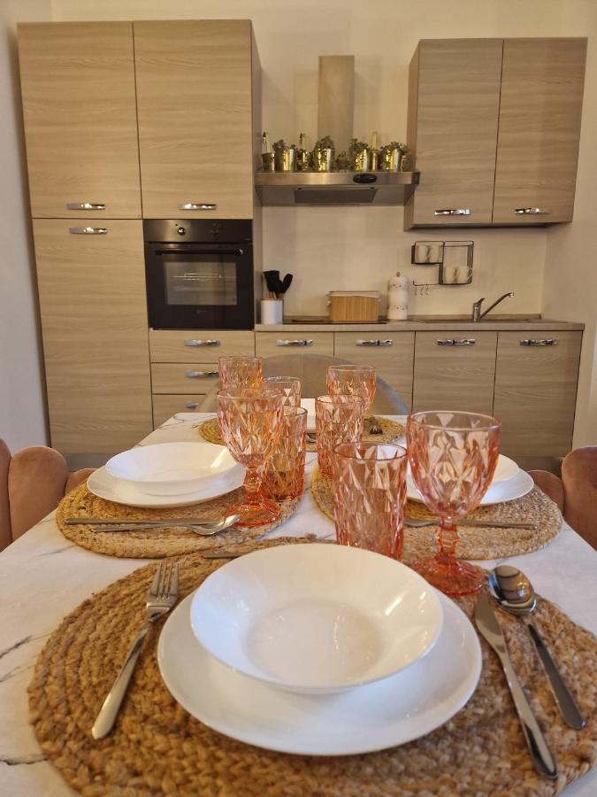 Apartament Regina Milano In Porta Romana 2 - Sky Tv, Wifi E Breakfast Box Zewnętrze zdjęcie