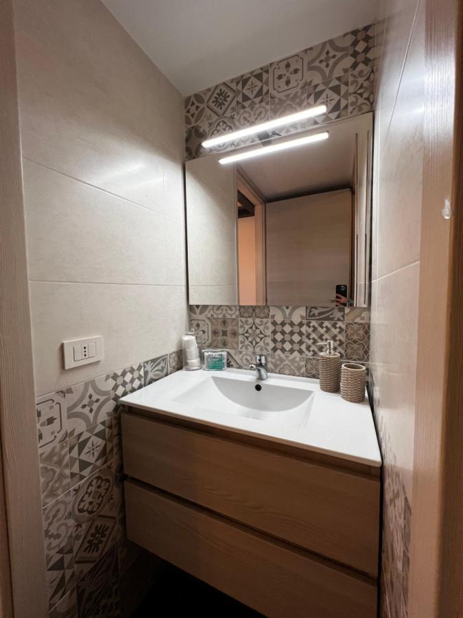 Apartament Regina Milano In Porta Romana 2 - Sky Tv, Wifi E Breakfast Box Zewnętrze zdjęcie